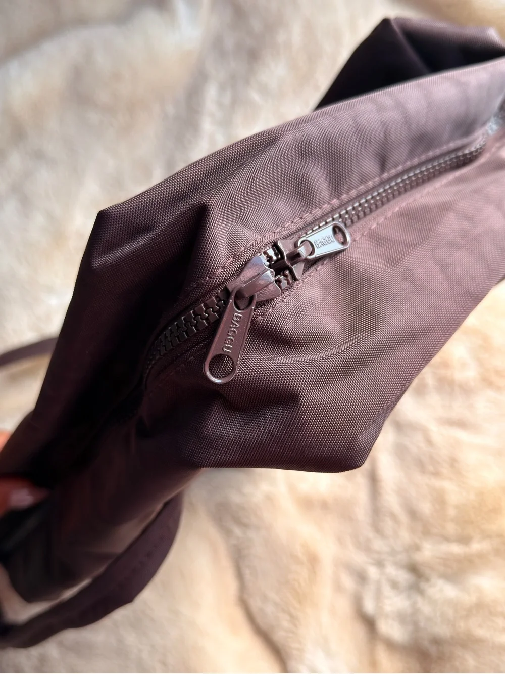 BAGGU Medium Bowler Bag in Chocolate Plum - Picture 3 of 4